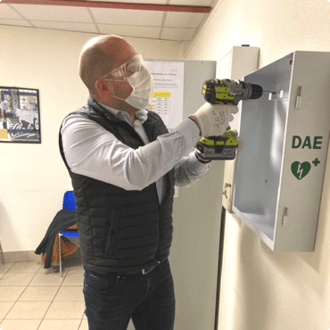 Installation d'un défibrillateur automatique à la maison de santé 